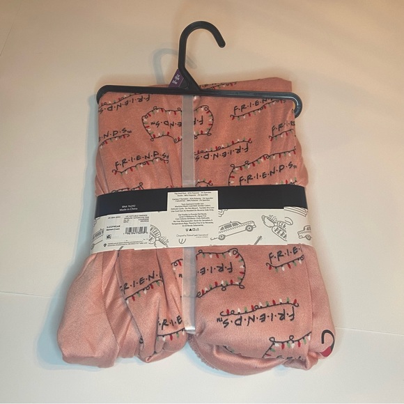 FRIENDS the Television Series Women's 3 Piece PJ Set Size 2X Shirt Pant Sock - Picture 4 of 5